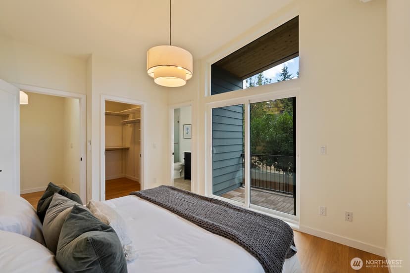 Property photo for 815 NE 100th Street, Seattle photo 10