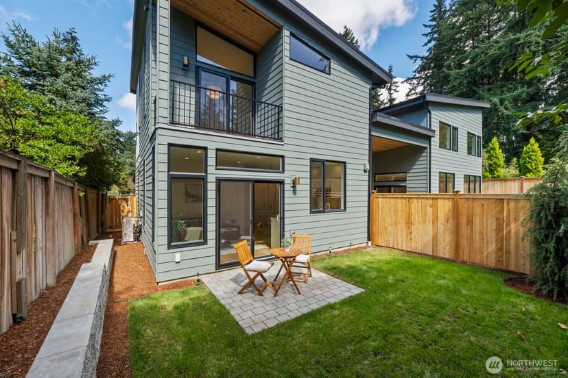 Property photo for 815 NE 100th Street, Seattle photo 17
