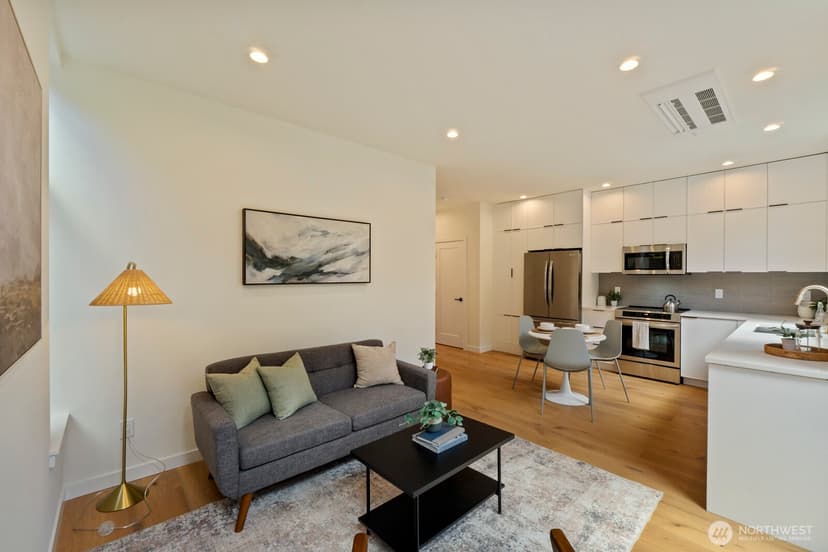 Property photo for 815 NE 100th Street, Seattle photo 6