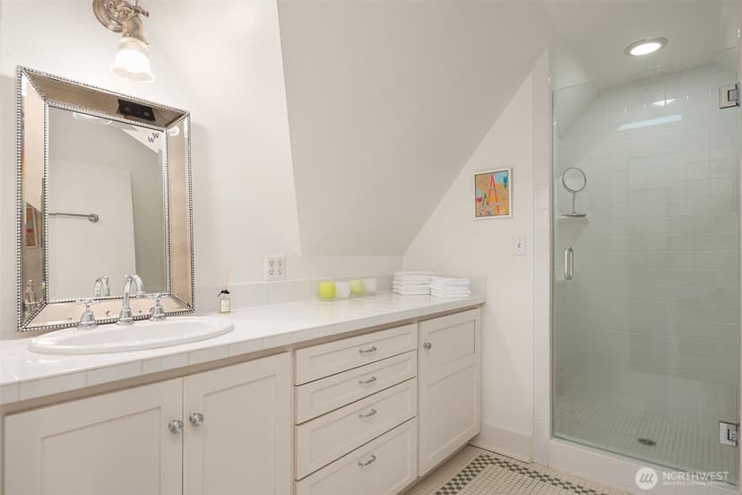 Property photo for 115 Dorffel Drive E, Seattle photo 25