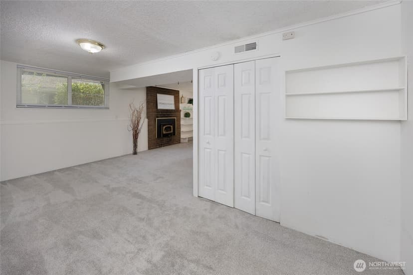 Property photo for 12822 NE 68th Street, Kirkland photo 29