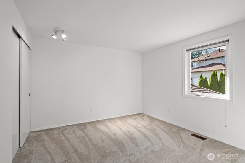 Property photo for 22955 23rd Place W, Brier photo 21