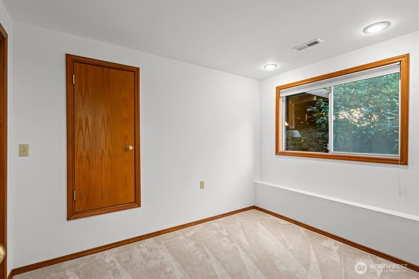 Property photo for 22955 23rd Place W, Brier photo 26