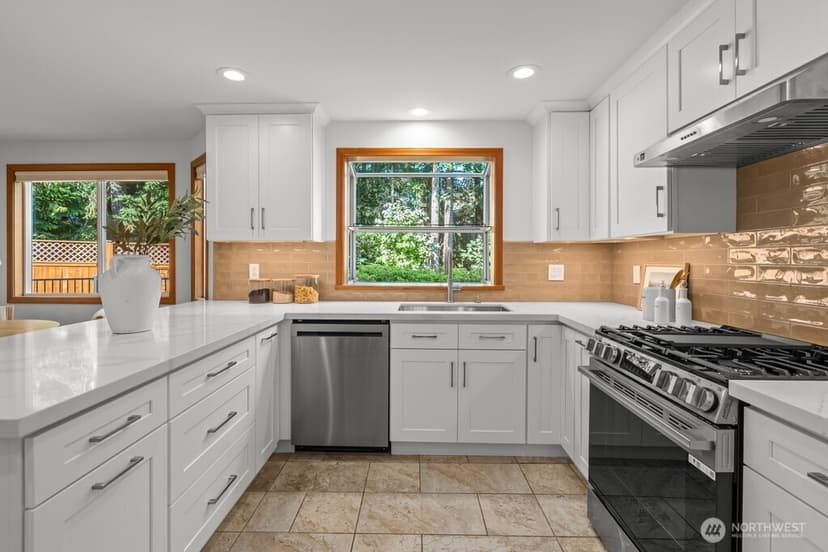 Property photo for 22955 23rd Place W, Brier photo 4