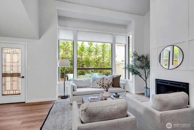 Property photo for 1400 Bellevue Way SE #1, Bellevue