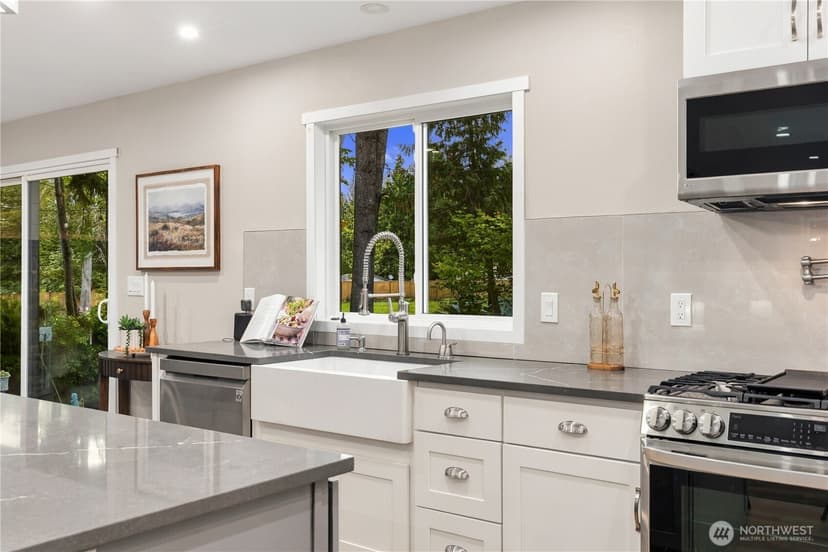 Property photo for 25434 SE 219th Street, Maple Valley photo 8