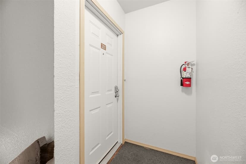 Property photo for 2120 Highland Ave Avenue #301, Everett photo 4