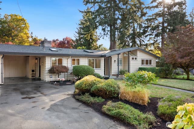 Property photo for 6633 NE Arrowhead Drive, Kenmore photo 3
