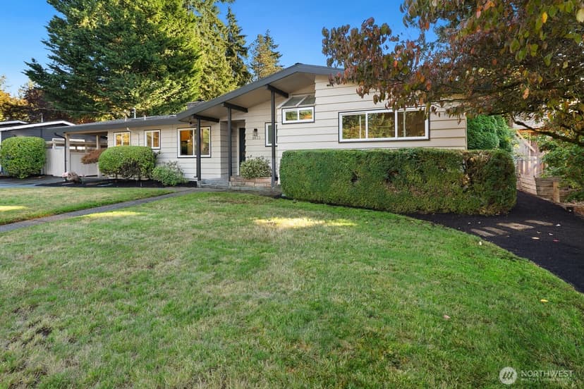 Property photo for 6633 NE Arrowhead Drive, Kenmore
