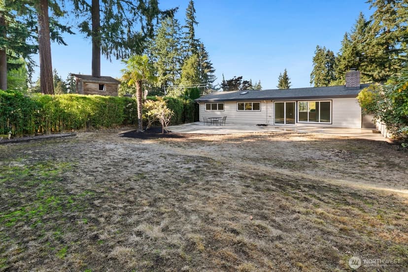 Property photo for 6633 NE Arrowhead Drive, Kenmore photo 18