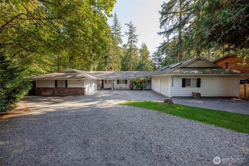 Property photo for 12832 Holiday Drive NE, Kirkland