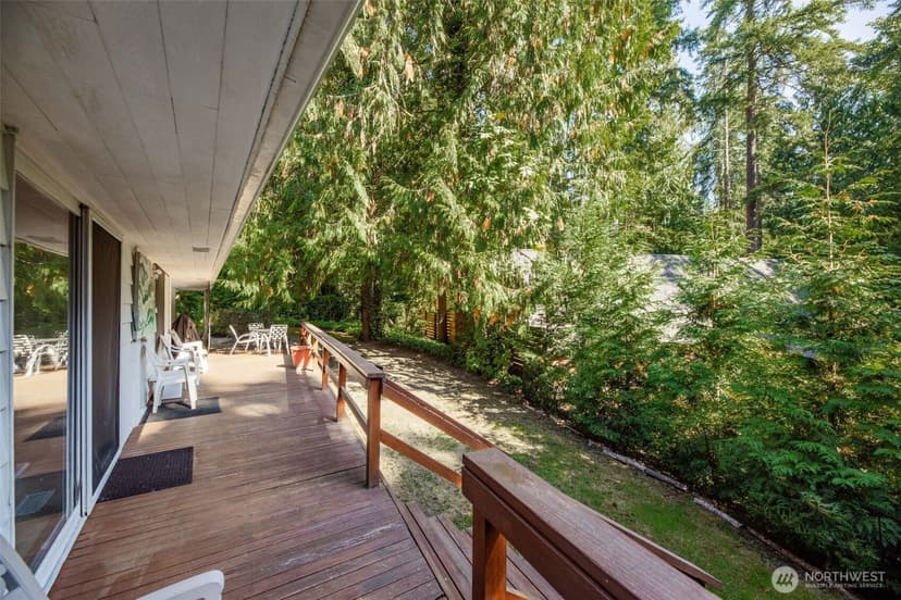 Property photo for 12832 Holiday Drive NE, Kirkland photo 29