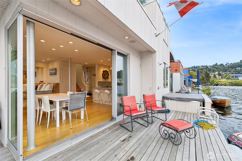 Property photo for 2017 Fairview Avenue E #I, Seattle photo 11