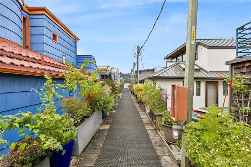Property photo for 2017 Fairview Avenue E #I, Seattle photo 28
