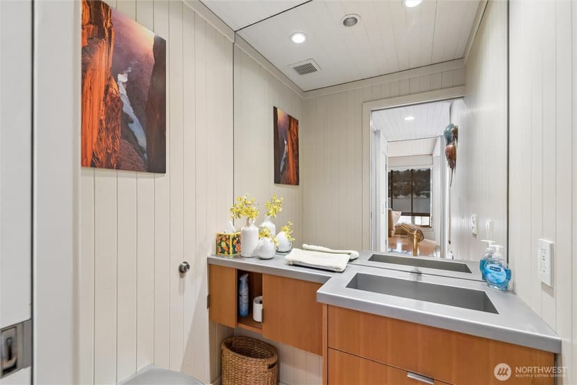 Property photo for 2017 Fairview Avenue E #I, Seattle photo 17