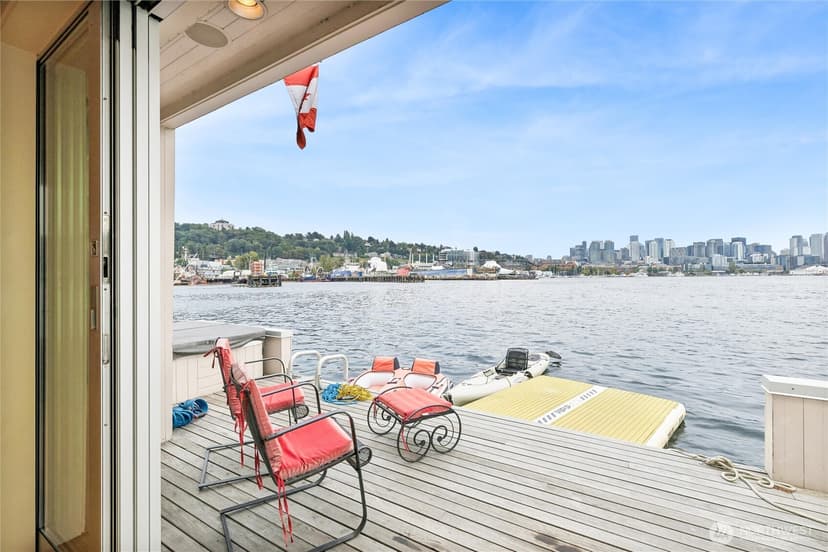 Property photo for 2017 Fairview Avenue E #I, Seattle photo 9
