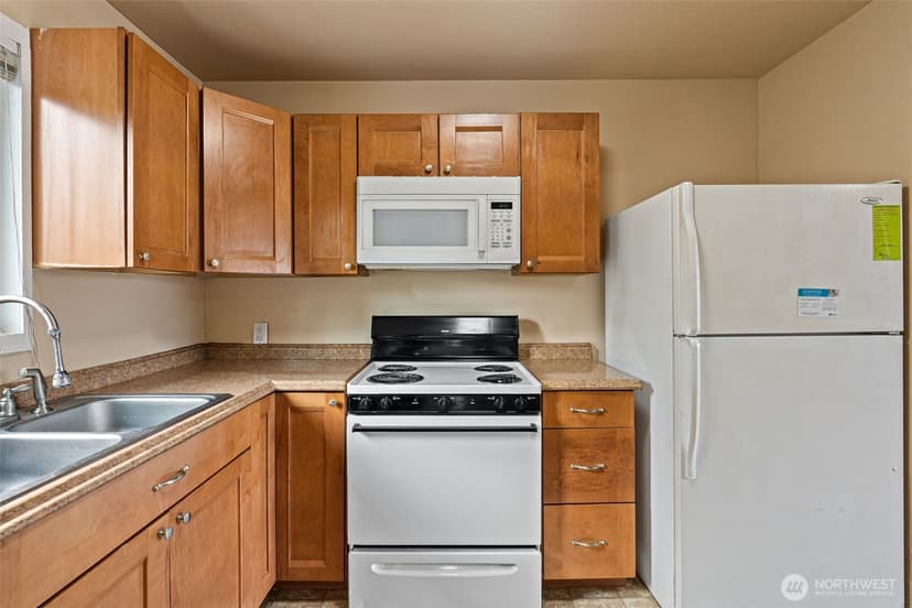 Property photo for 3109 SW Roxbury Street, Seattle photo 12