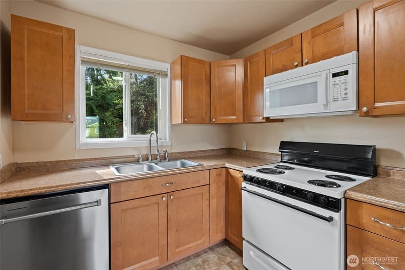 Property photo for 3109 SW Roxbury Street, Seattle photo 11