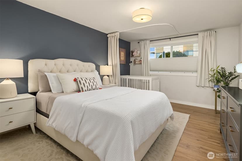 Property photo for 11556 Greenwood Avenue N #102, Seattle photo 13