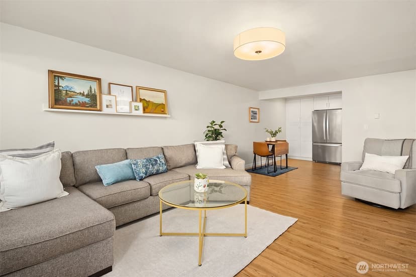 Property photo for 11556 Greenwood Avenue N #102, Seattle photo 9