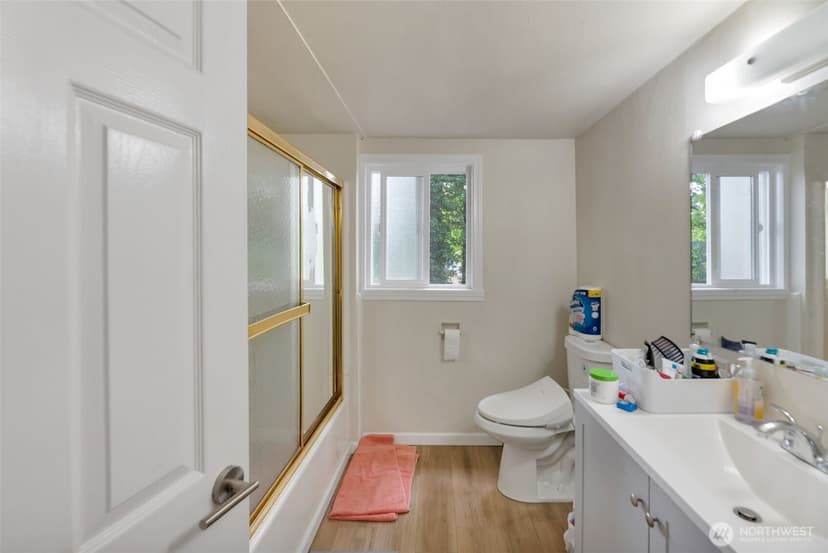 Property photo for 18929 Highway 99, Lynnwood photo 19