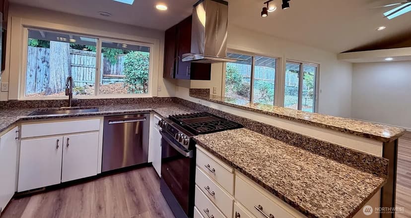 Property photo for 1135 147th Place NE, Bellevue photo 2