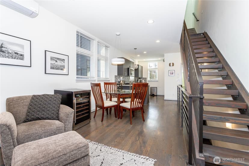 Property photo for 2112 3rd Avenue N #C, Seattle photo 10