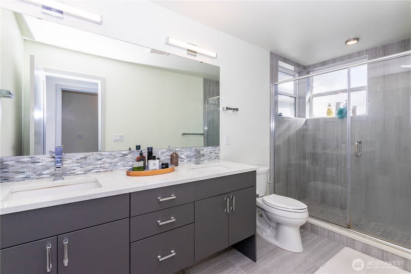Property photo for 2112 3rd Avenue N #C, Seattle photo 13