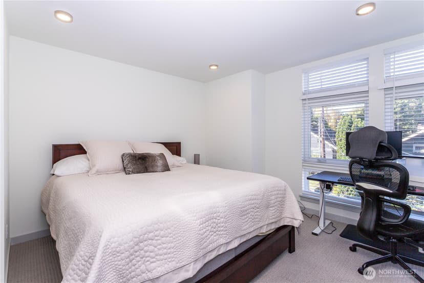 Property photo for 2112 3rd Avenue N #C, Seattle photo 14