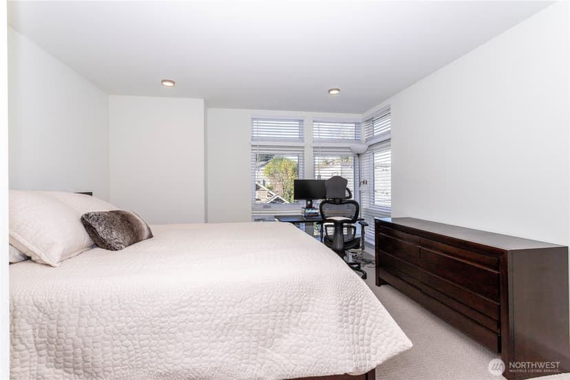 Property photo for 2112 3rd Avenue N #C, Seattle photo 12