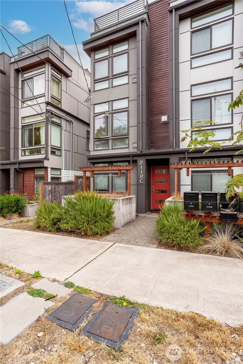 Property photo for 2112 3rd Avenue N #C, Seattle photo 25