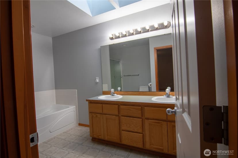 Property photo for 16617 Jim Creek Road, Arlington photo 27