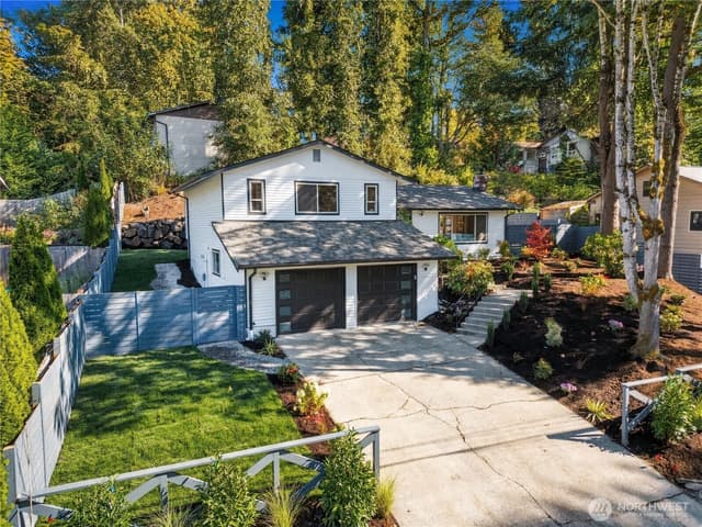Property photo for 10120 111th Avenue NE, Kirkland photo 3