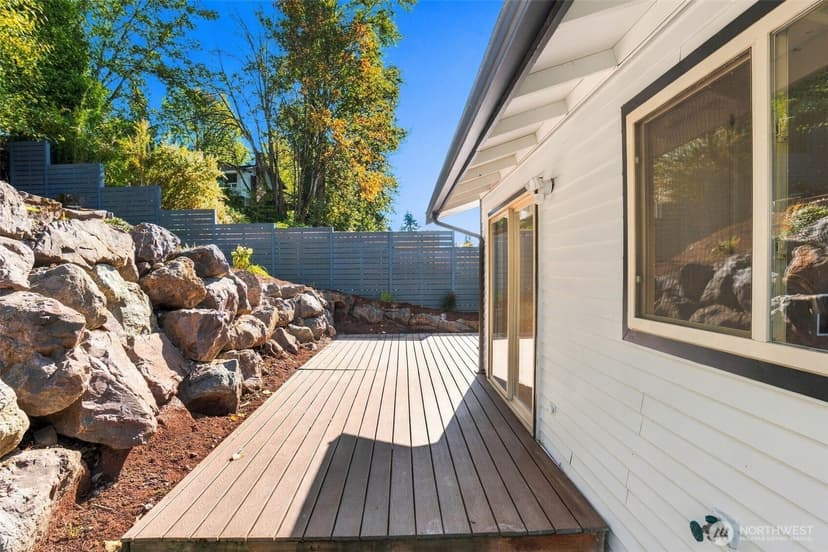 Property photo for 10120 111th Avenue NE, Kirkland photo 34