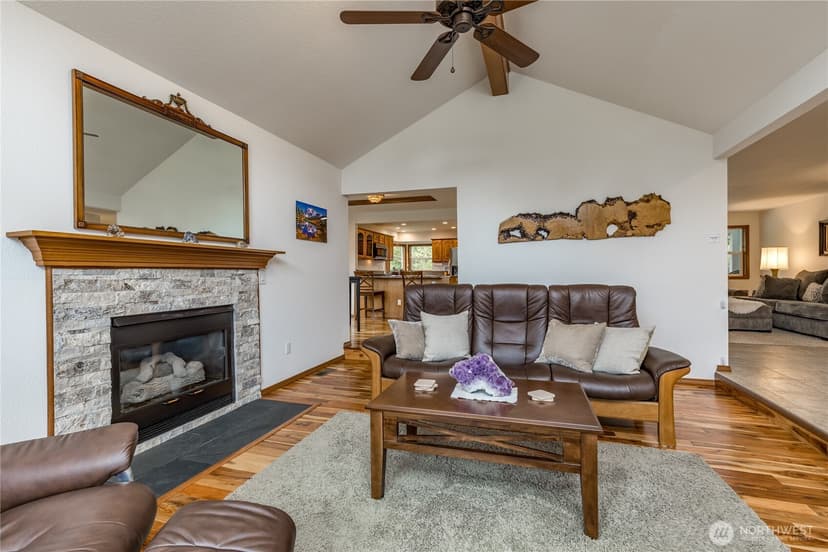 Property photo for 1202 Pike Street NE, Auburn photo 6