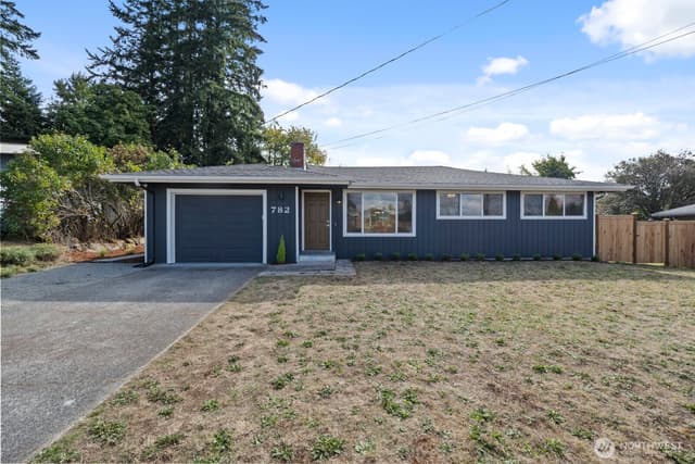 Property photo for 782 Lynnwood Avenue NE, Renton photo 2