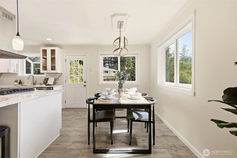Property photo for 18007 Andover Street, Edmonds photo 10