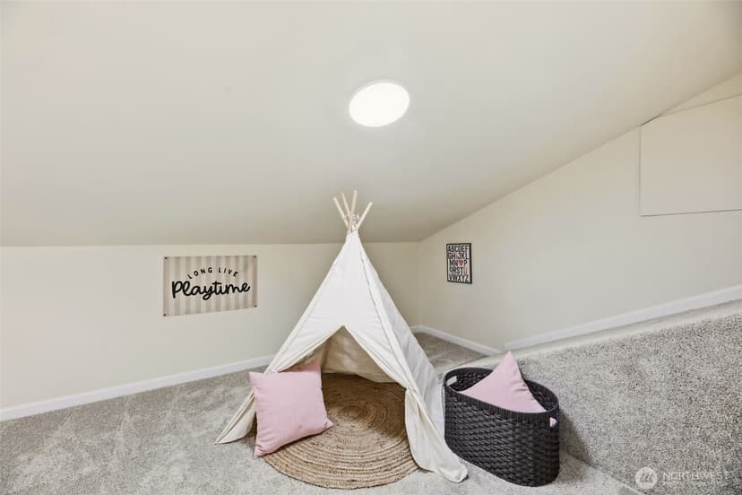 Property photo for 18007 Andover Street, Edmonds photo 19