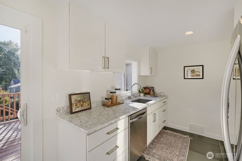Property photo for 4216 27th Avenue W, Seattle photo 6
