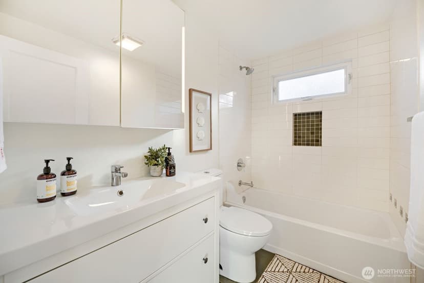 Property photo for 4216 27th Avenue W, Seattle photo 19