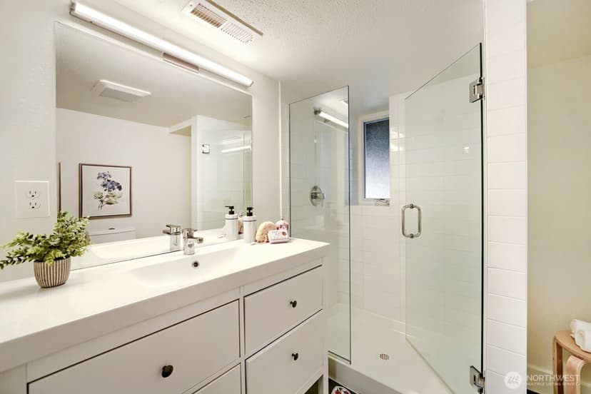 Property photo for 4216 27th Avenue W, Seattle photo 11