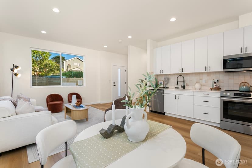 Property photo for 338 NE 90th Street, Seattle photo 10