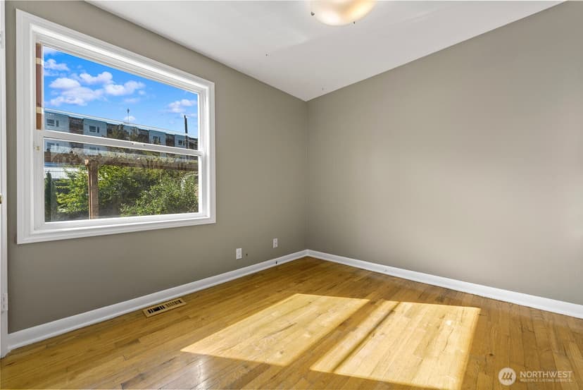 Property photo for 829 NE 189th Street, Shoreline photo 20