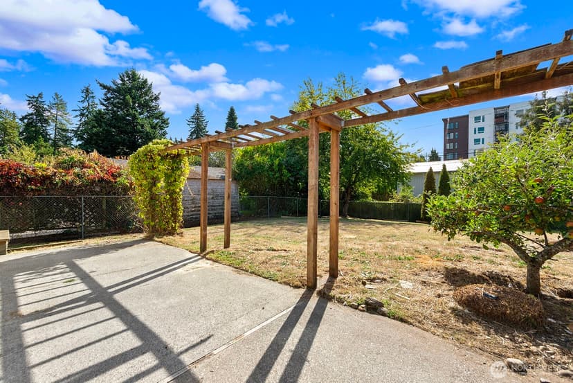 Property photo for 829 NE 189th Street, Shoreline photo 4