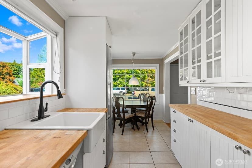 Property photo for 829 NE 189th Street, Shoreline photo 14