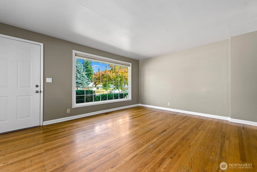 Property photo for 829 NE 189th Street, Shoreline photo 17