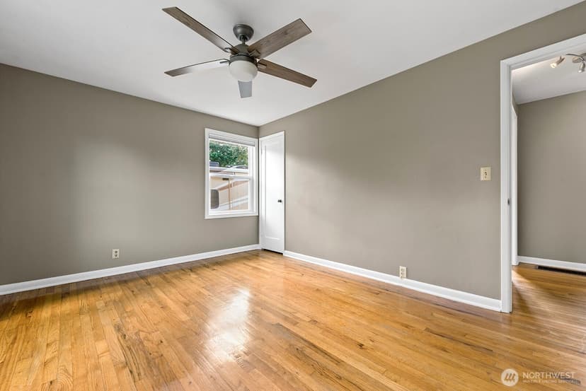 Property photo for 829 NE 189th Street, Shoreline photo 25