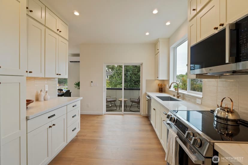 Property photo for 116 N 55th Street, Seattle photo 11