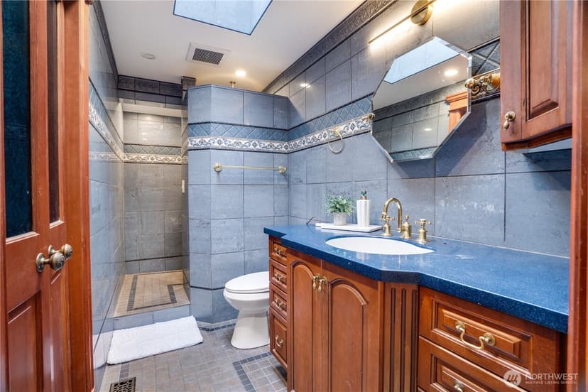 Property photo for 3612 Nassau Avenue NE, Tacoma photo 27