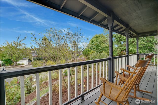 Property photo for 3612 Nassau Avenue NE, Tacoma photo 2